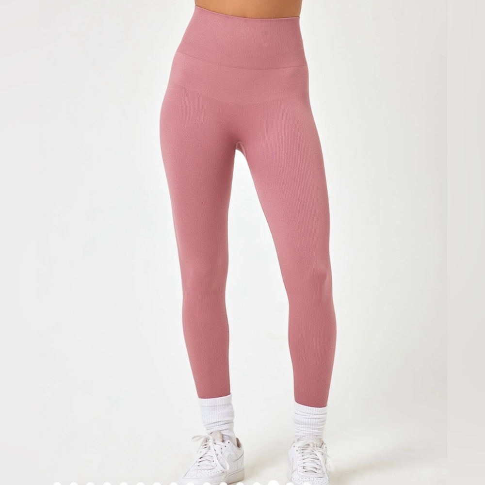 L*SPACE Mauve Ribbed Leggings Size M/L